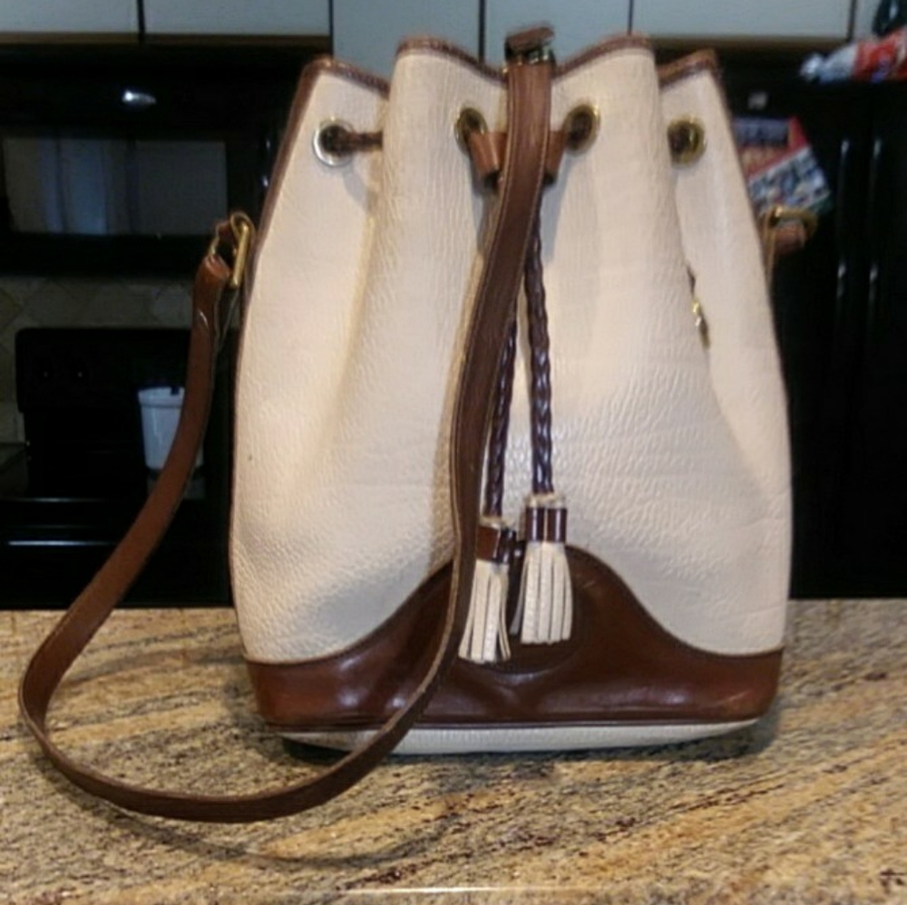 AUTHENTIC VINTAGE DOONEY AND BOURKE DRAWSTRING BAG